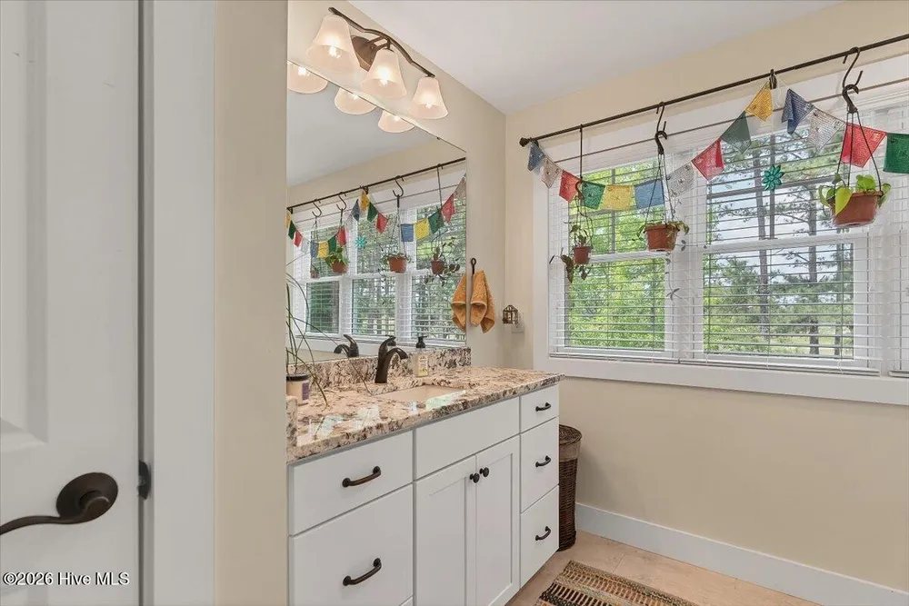 25 Station Ave, Southern Pines, NC 28387