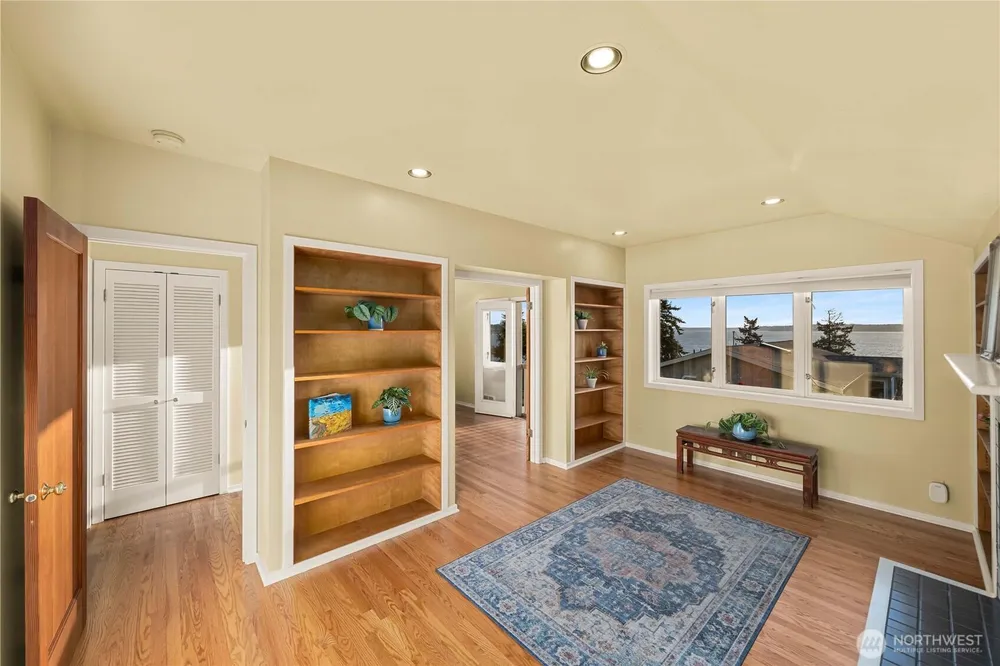 26445 Marine View Dr S, Des Moines, WA 98198