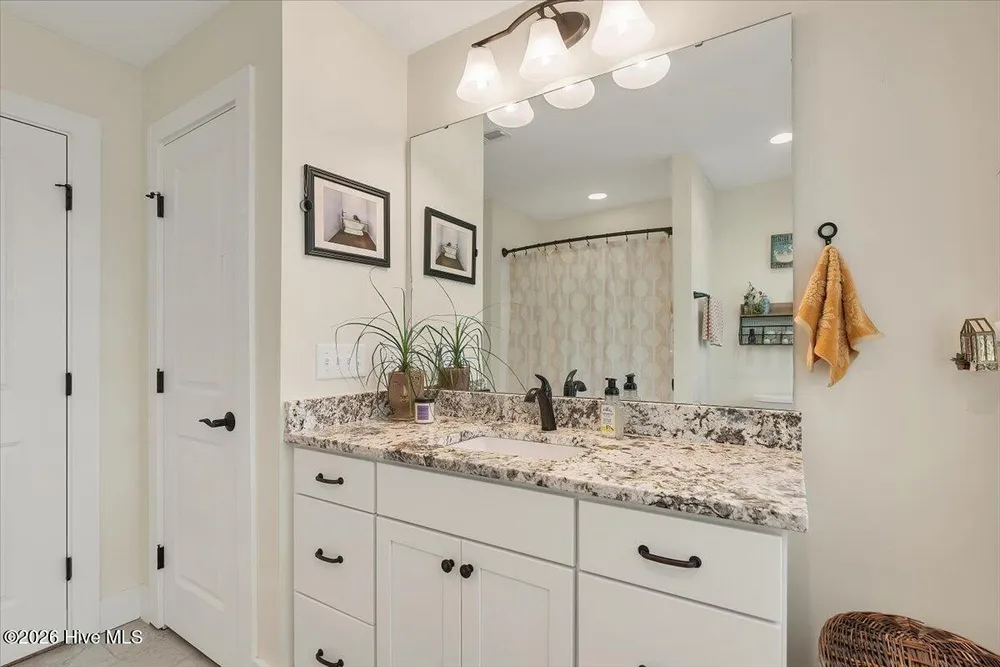 25 Station Ave, Southern Pines, NC 28387