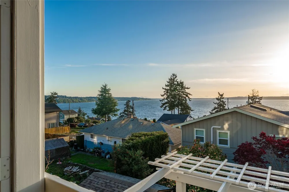 26445 Marine View Dr S, Des Moines, WA 98198