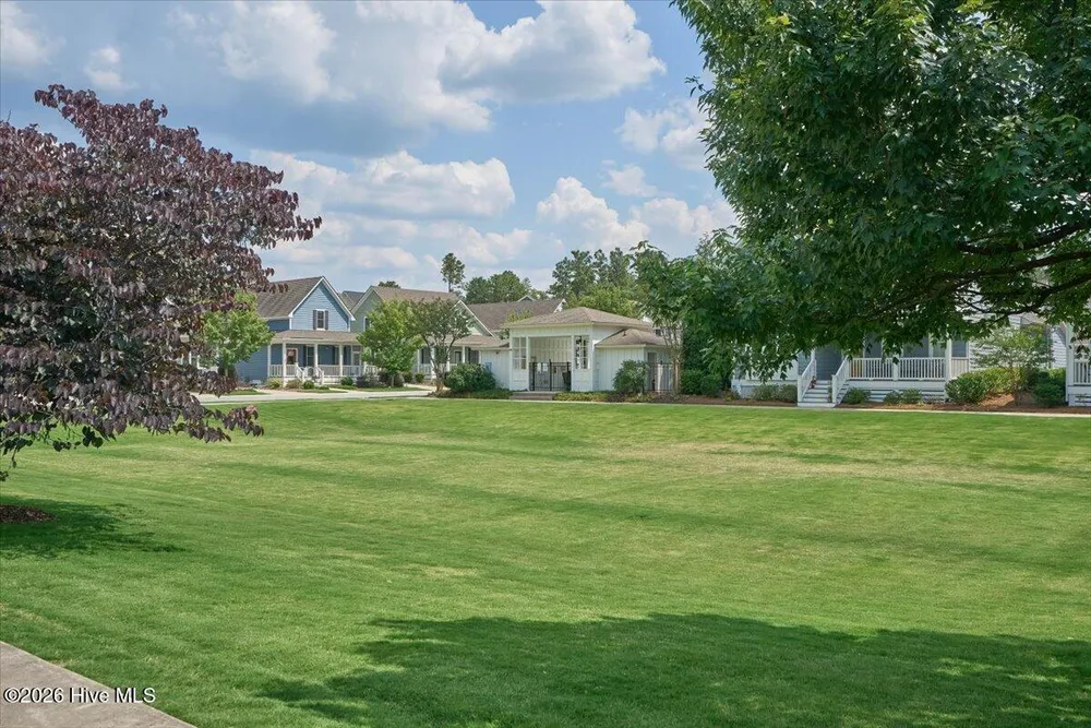 25 Station Ave, Southern Pines, NC 28387
