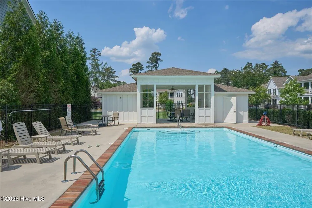 25 Station Ave, Southern Pines, NC 28387