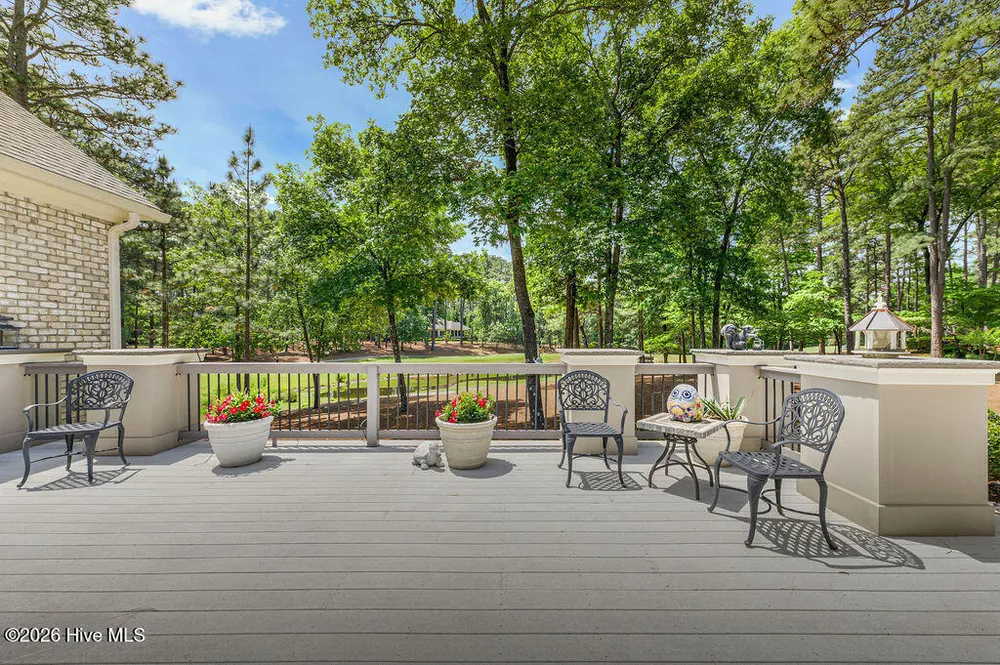 73 McMichael Dr, Pinehurst, NC 28374-6702