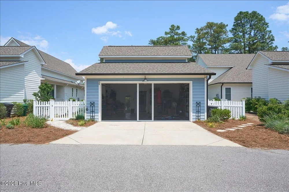 25 Station Ave, Southern Pines, NC 28387