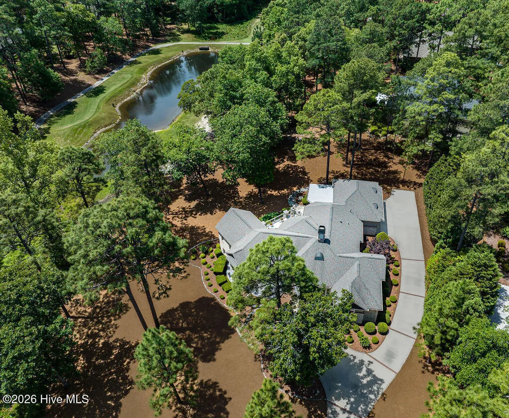 73 McMichael Dr, Pinehurst, NC 28374-6702