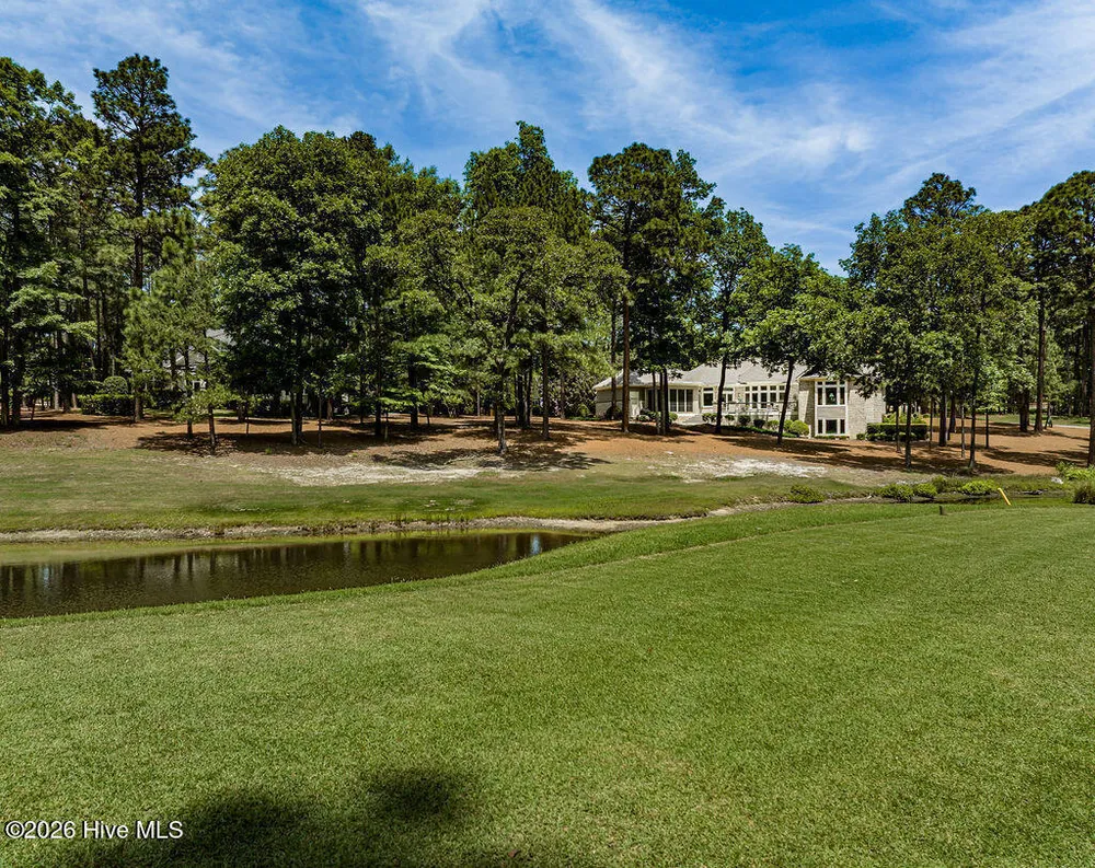 73 McMichael Dr, Pinehurst, NC 28374-6702