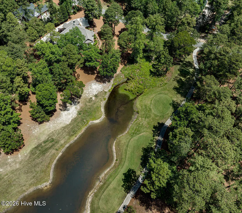 73 McMichael Dr, Pinehurst, NC 28374-6702