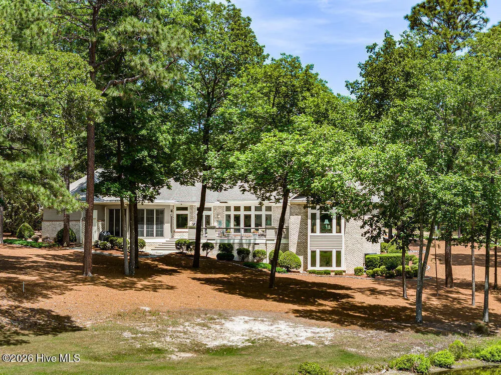 73 McMichael Dr, Pinehurst, NC 28374-6702