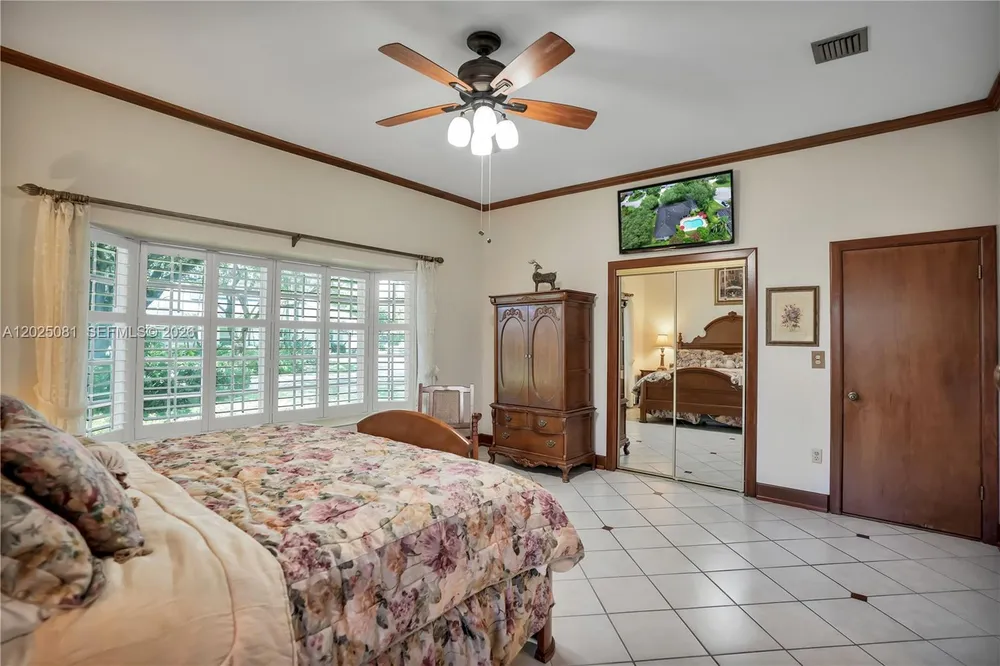 9861 SW 130th St, Miami, FL 33176