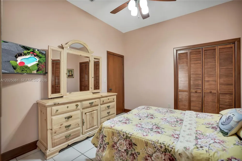 9861 SW 130th St, Miami, FL 33176