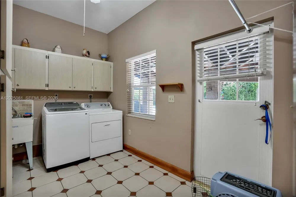9861 SW 130th St, Miami, FL 33176