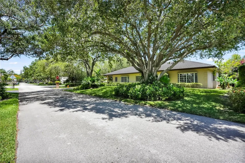 9861 SW 130th St, Miami, FL 33176