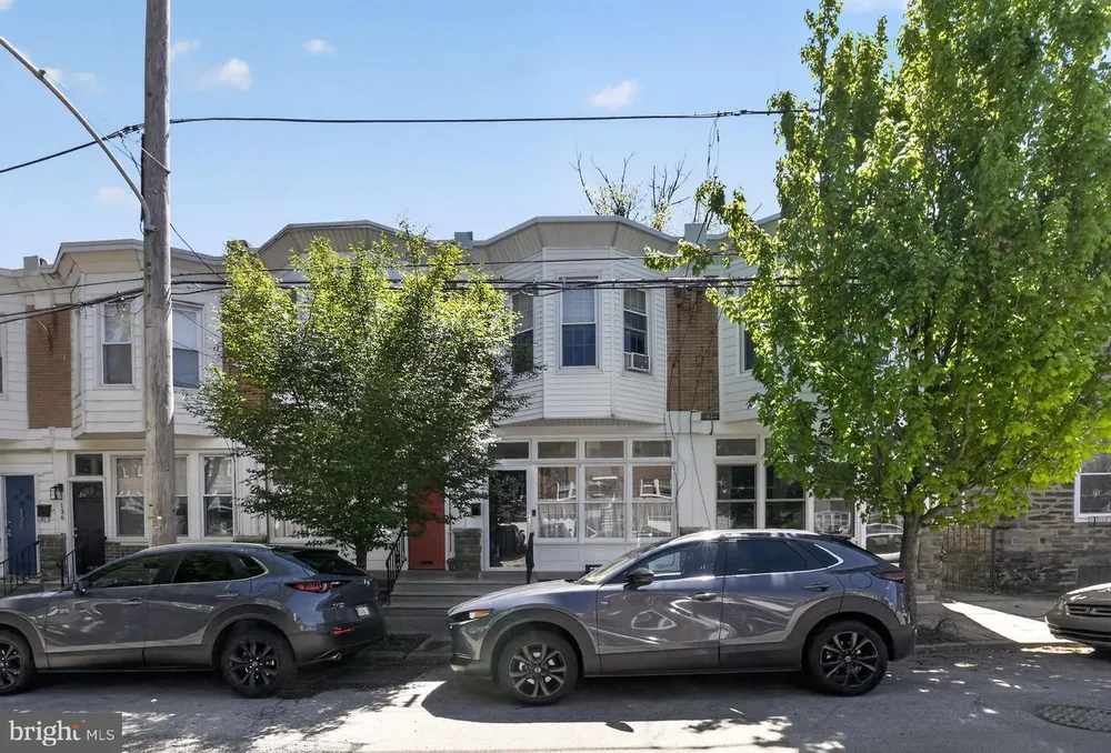 132 E Hartwell Ln, Philadelphia, PA 19118