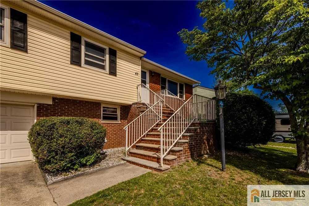 43 Shirley Blvd, Old Bridge, NJ 08857