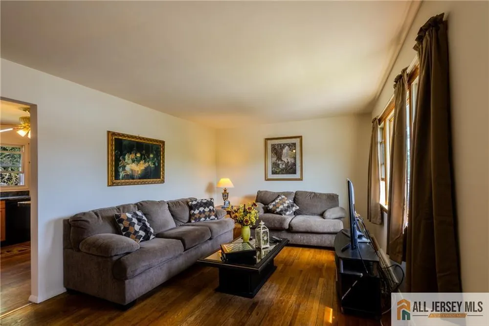 43 Shirley Blvd, Old Bridge, NJ 08857
