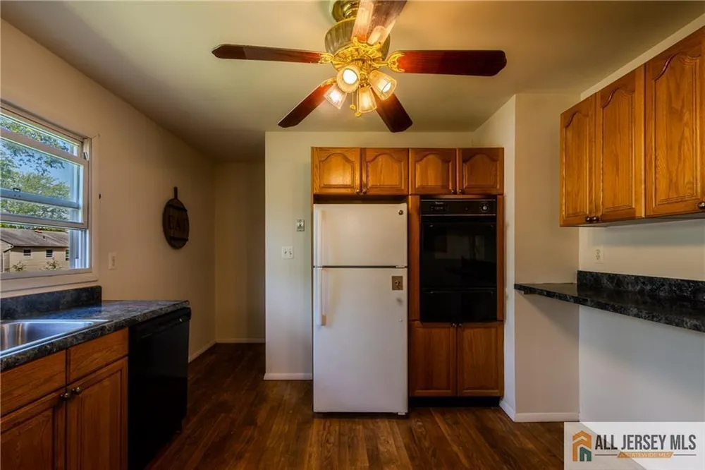 43 Shirley Blvd, Old Bridge, NJ 08857