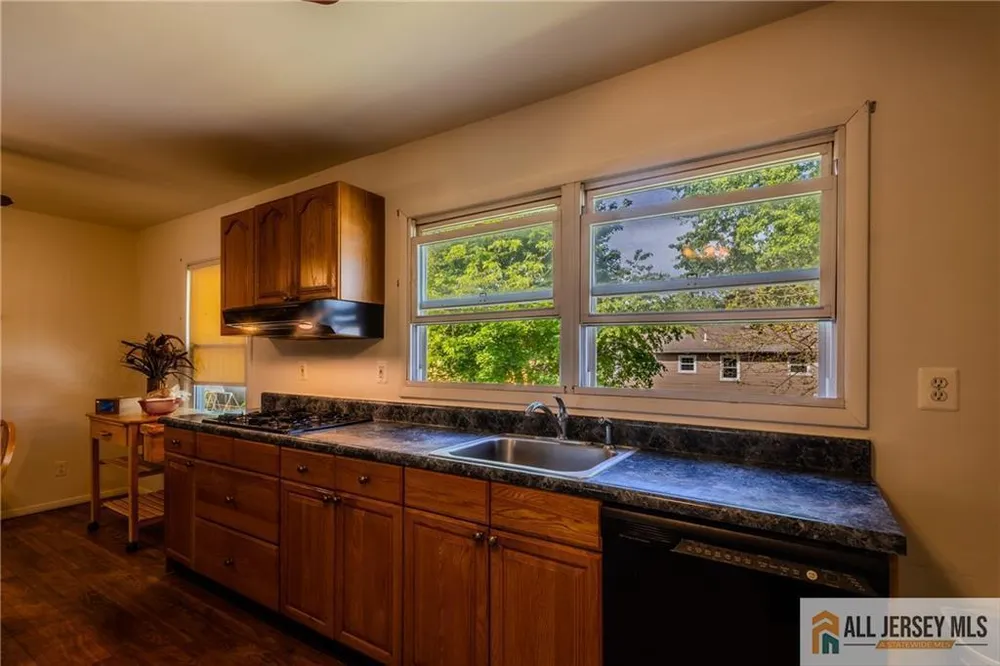 43 Shirley Blvd, Old Bridge, NJ 08857