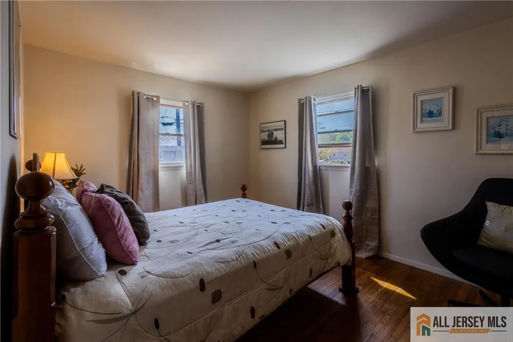 43 Shirley Blvd, Old Bridge, NJ 08857