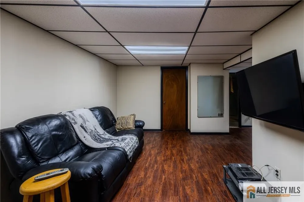 43 Shirley Blvd, Old Bridge, NJ 08857