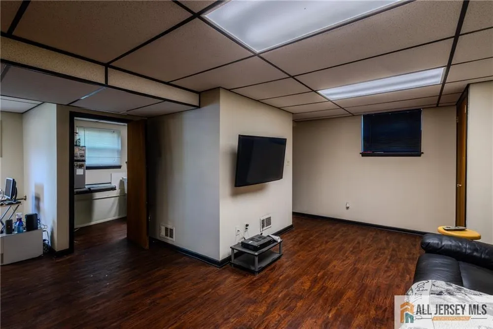 43 Shirley Blvd, Old Bridge, NJ 08857