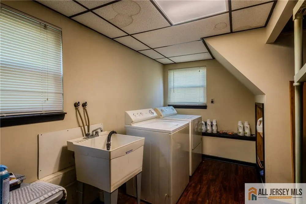 43 Shirley Blvd, Old Bridge, NJ 08857