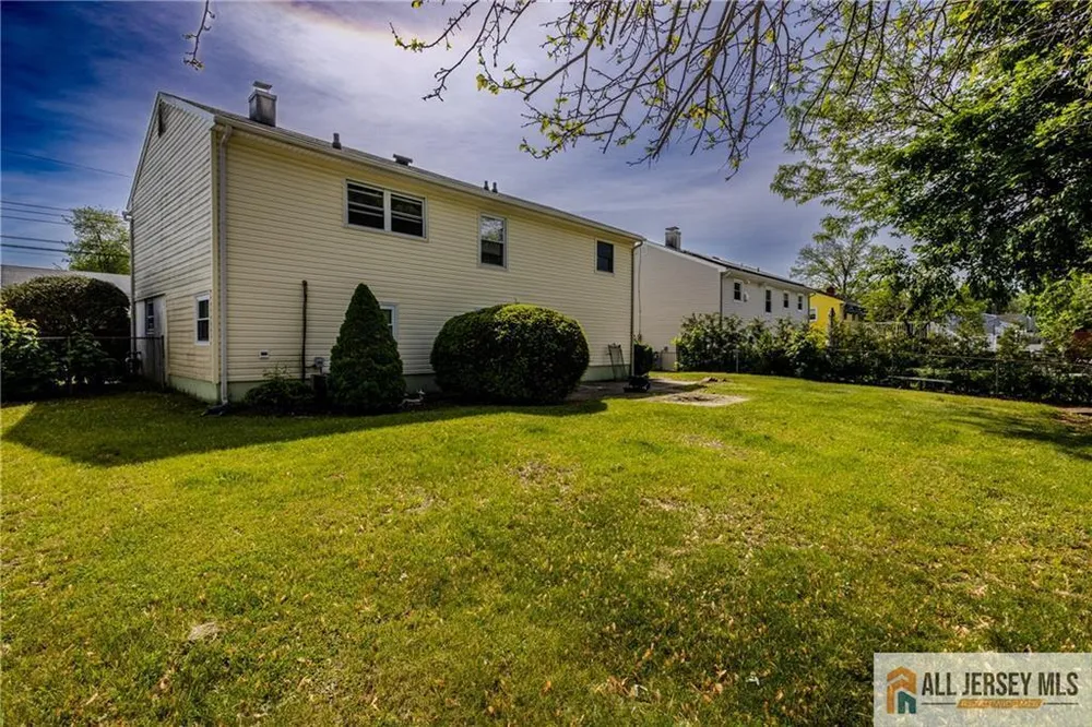 43 Shirley Blvd, Old Bridge, NJ 08857