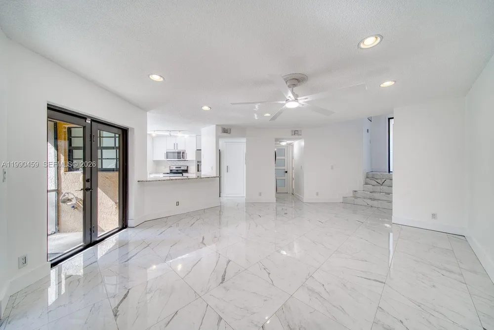 9151 W Sunrise Blvd, Plantation, FL 33322