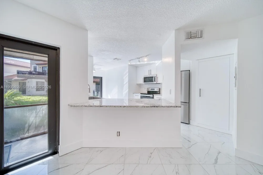 9151 W Sunrise Blvd, Plantation, FL 33322