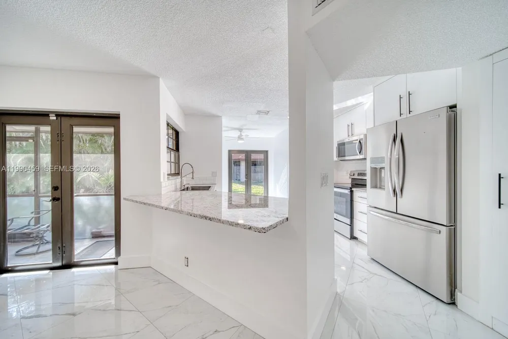 9151 W Sunrise Blvd, Plantation, FL 33322