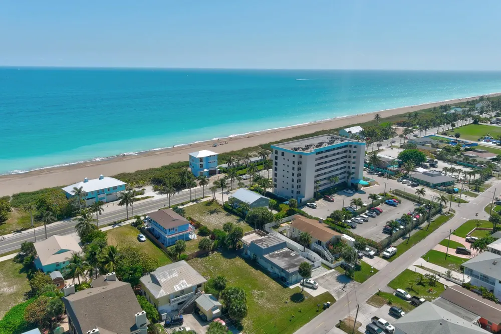 355 S Ocean Dr, Hutchinson Island South, FL 34949