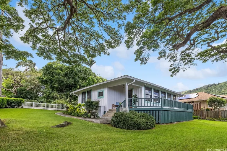 2417 Parker Pl, Honolulu, HI 96822