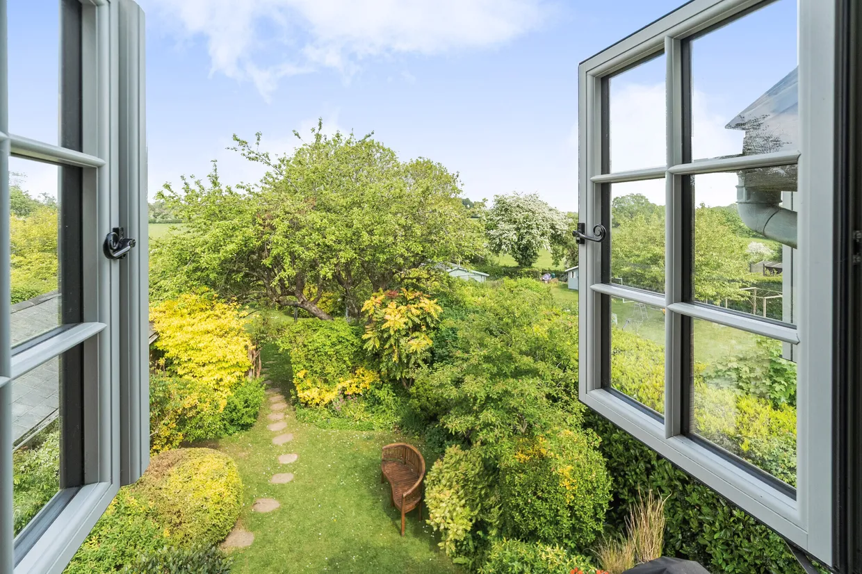 Ballinger Road, South Heath, Great Missenden, HP16 photo 2