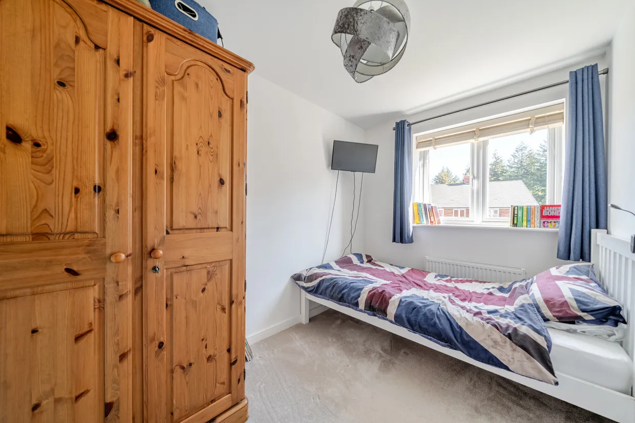 Eyden Gardens, Medstead, GU34 photo 12