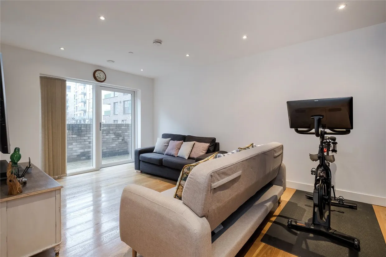 Peartree Way, London, SE10 photo 12