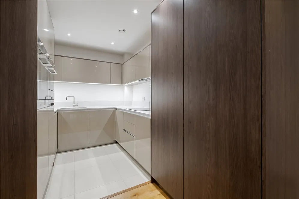 Peartree Way, London, SE10 photo 14