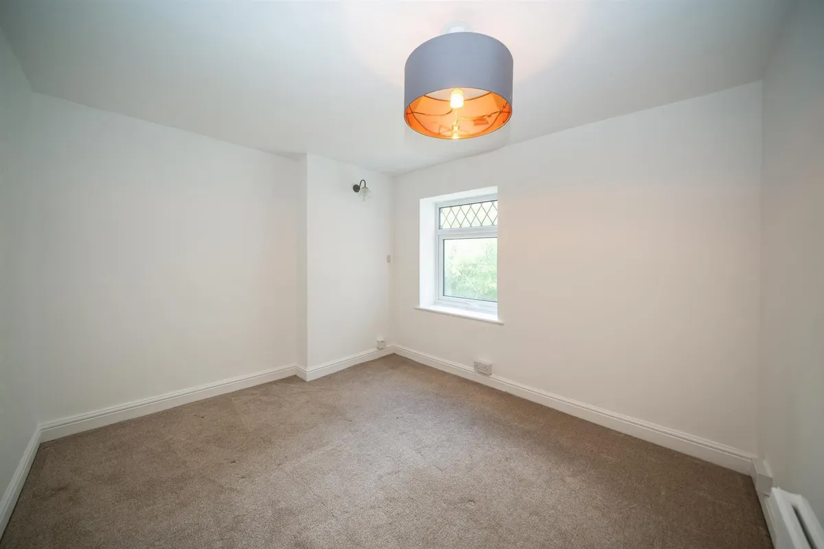 Two Waters Road, Apsley, Hemel Hempstead, Hertfordshire, HP3 9BZ