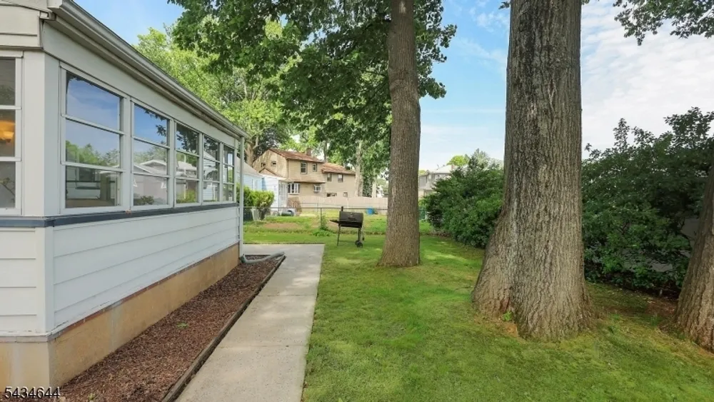 405 Martin Rd, Union, NJ 07083