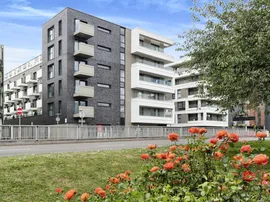 Boston House, Stevenage thumb 2