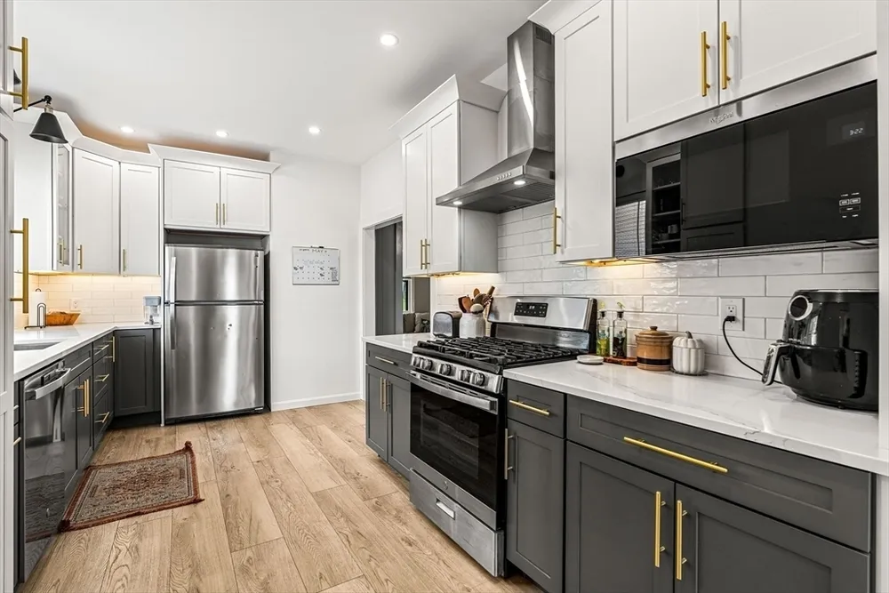 566 Proctor Ave, Revere, MA 02151