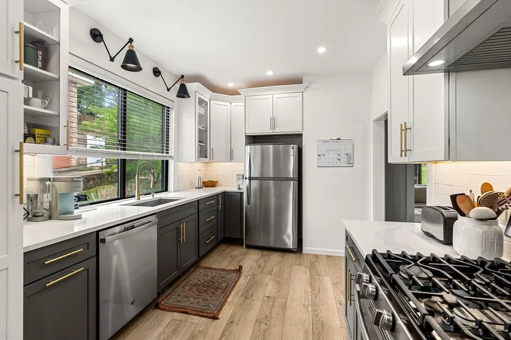 566 Proctor Ave, Revere, MA 02151