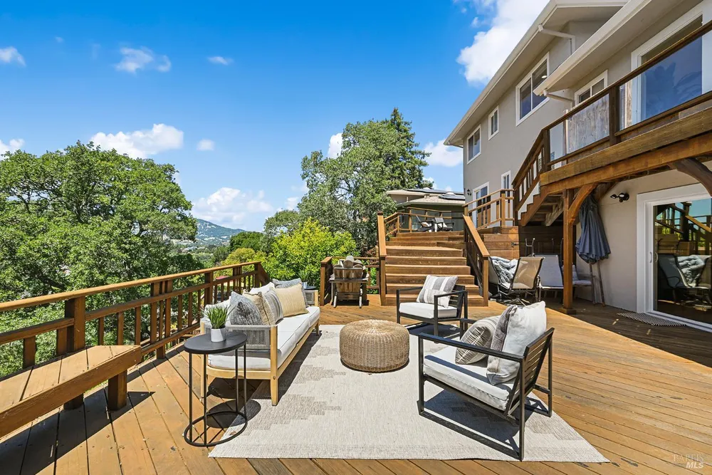 190 Drakewood Pl, Novato, CA 94947