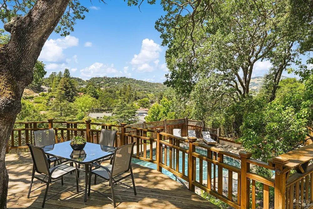 190 Drakewood Pl, Novato, CA 94947