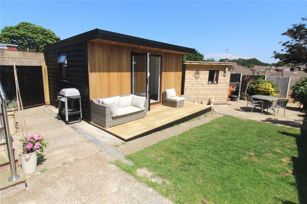 Property carousel item 4