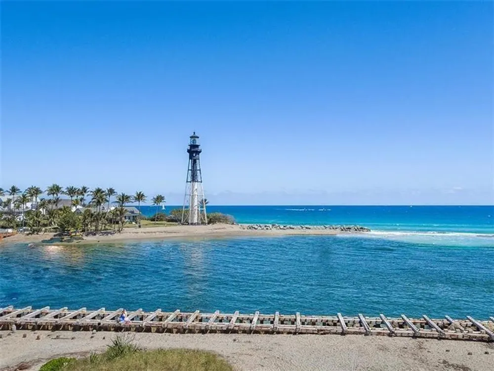 3421 Dover Rd, Pompano Beach, FL 33062
