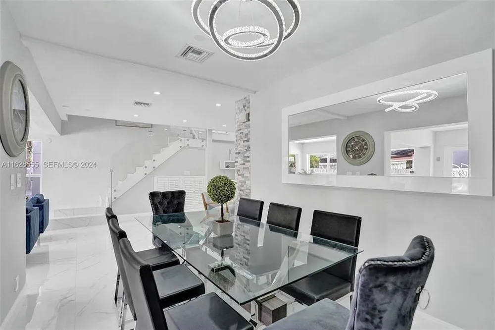 3421 Dover Rd, Pompano Beach, FL 33062