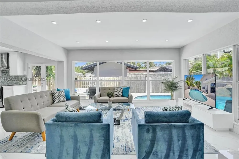 3421 Dover Rd, Pompano Beach, FL 33062