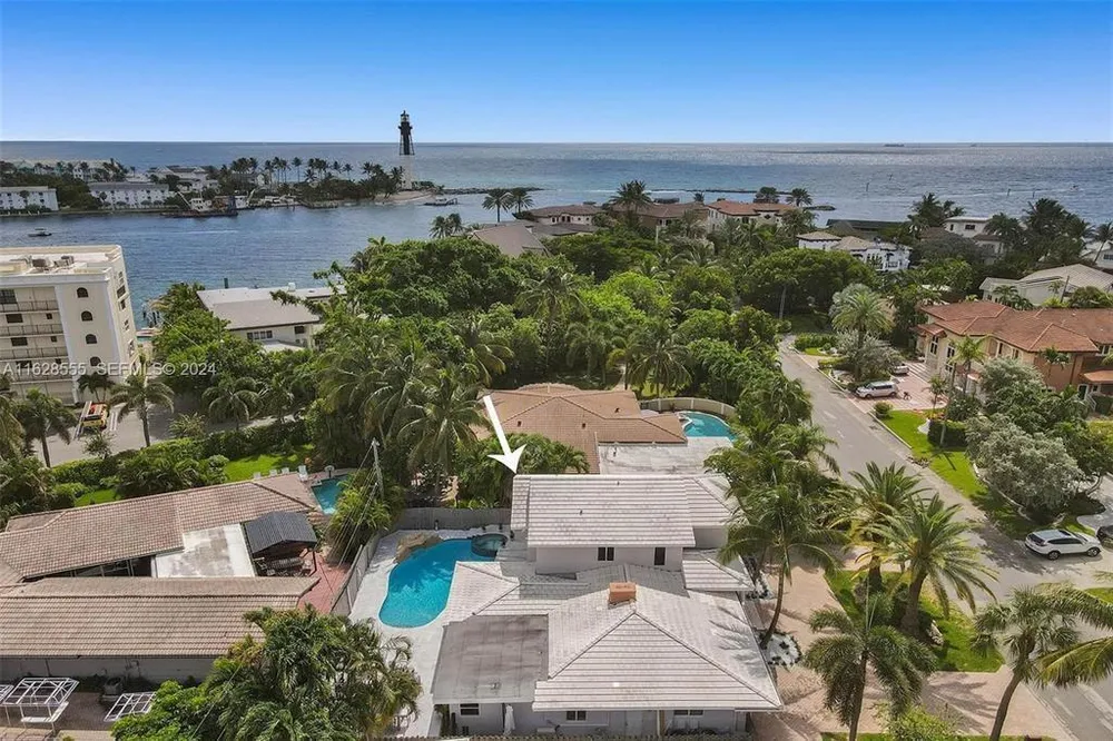 3421 Dover Rd, Pompano Beach, FL 33062