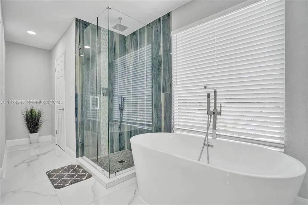 3421 Dover Rd, Pompano Beach, FL 33062