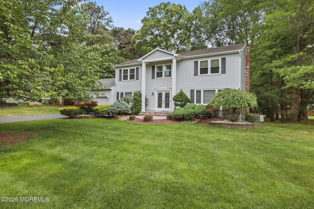 42 Palomino Drive, Manalapan, NJ 07726