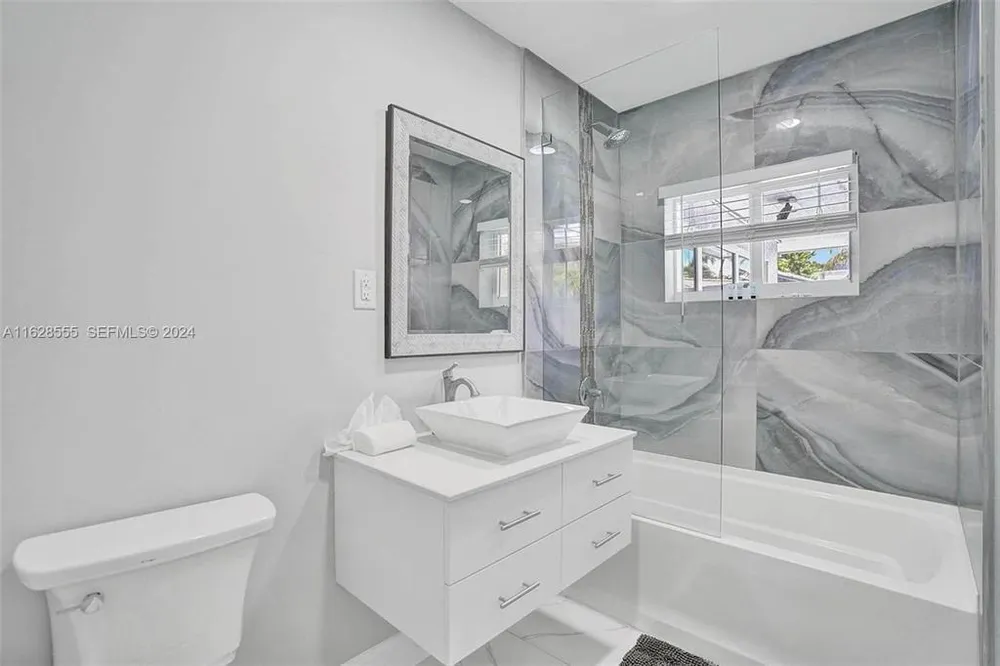 3421 Dover Rd, Pompano Beach, FL 33062